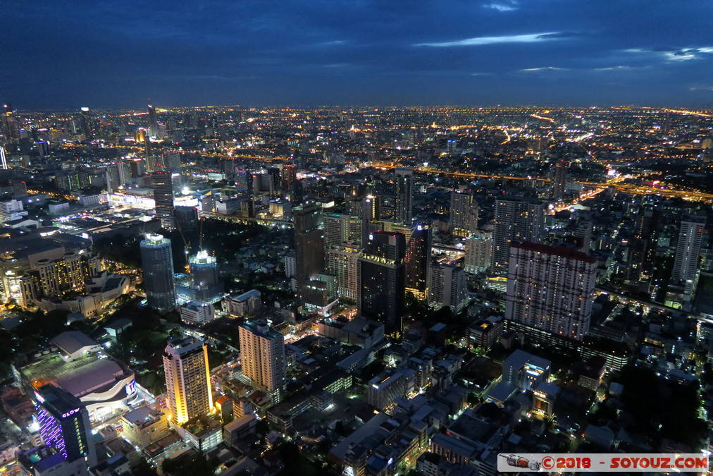 Bangkok by Night - View from Baiyoke Tower II
Mots-clés: Bangkok Ding Daeng geo:lat=13.75460569 geo:lon=100.54050475 geotagged Makkasan THA Thaïlande Nuit Baiyoke Tower II skyscraper