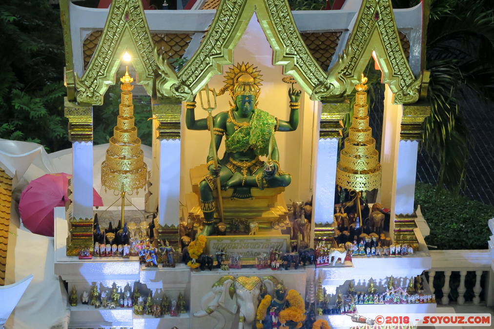 Bangkok by Night - Phra Indra Shrine
Mots-clés: Bang Rak Bangkok geo:lat=13.74431978 geo:lon=100.54177344 geotagged Langsuan THA Thaïlande Nuit Boudhiste Phra Indra Shrine