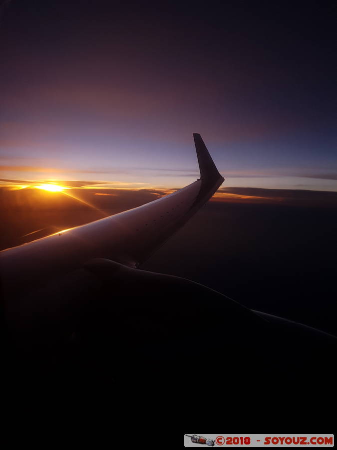 Au dessus du Lac Victoria - Tanzanie
Mots-clés: sunset Tanzanie TZA vue aerienne