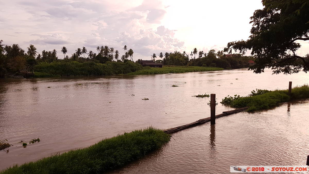 Sampran Riverside
Mots-clés: Ban Tai Wat geo:lat=13.73420314 geo:lon=100.24021609 geotagged Nakhon Pathom Sam Phran THA Thaïlande Sampran Riverside Riviere sunset