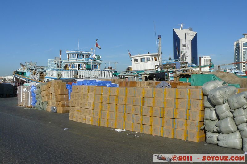 Dubai Deira - Dhows wharfage
Mots-clés: Al BarÄá¸©ah mirats Arabes Unis geo:lat=25.25692260 geo:lon=55.31989574 UAE United Arab Emirates Dhow bateau Deira