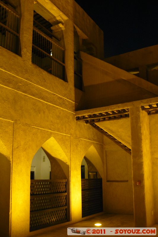 Bur Dubai by night - Shindagha - Sheikh Saeed al-Maktoum House
Mots-clés: Bur Dubai mirats Arabes Unis geo:lat=25.26825166 geo:lon=55.29029631 UAE United Arab Emirates Nuit Shindagha Sheikh Saeed al-Maktoum House