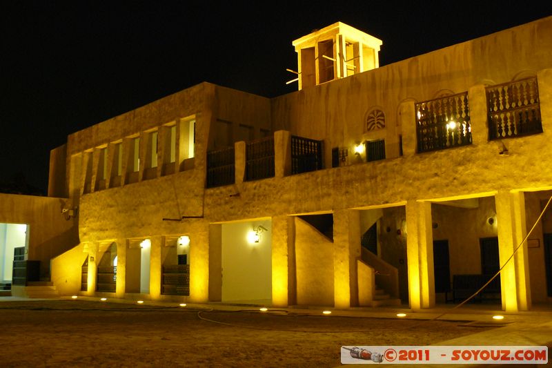 Bur Dubai by night - Shindagha - Sheikh Saeed al-Maktoum House
Mots-clés: Bur Dubai mirats Arabes Unis geo:lat=25.26826053 geo:lon=55.29030533 UAE United Arab Emirates Nuit Shindagha Sheikh Saeed al-Maktoum House