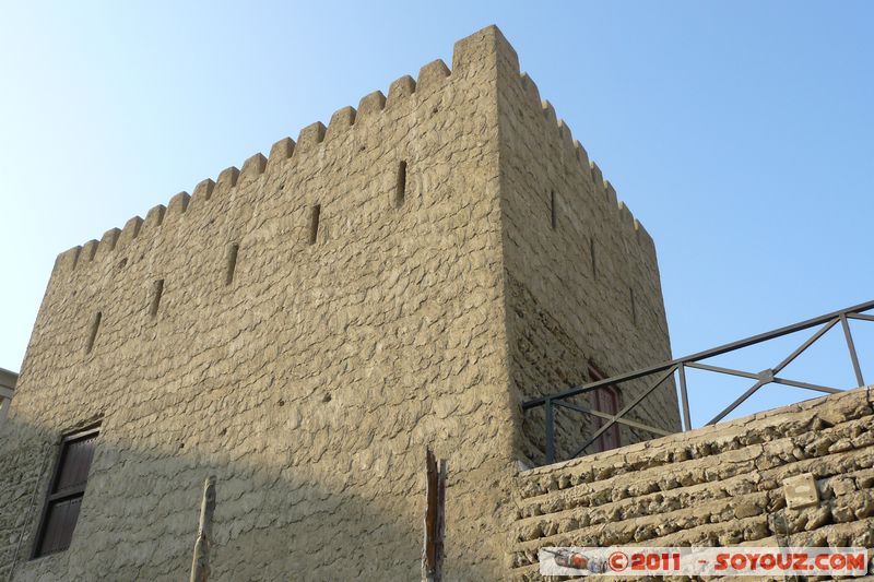 Bur Dubai - Dubai Museum (Al-Fahidi Fort)
Mots-clés: Bur Dubai mirats Arabes Unis geo:lat=25.26348196 geo:lon=55.29719020 UAE United Arab Emirates Dubai Museum