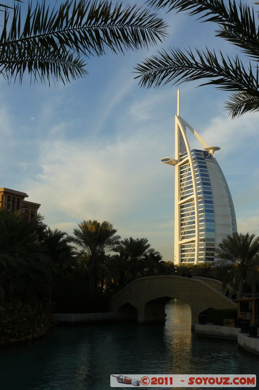 Dubai - Madinat Jumeirah Mall - View on Burj Al Arab
Mots-clés: Al Safouh First mirats Arabes Unis geo:lat=25.13409327 geo:lon=55.18498428 UAE United Arab Emirates Madinat Jumeirah Mall Burj Al Arab sunset