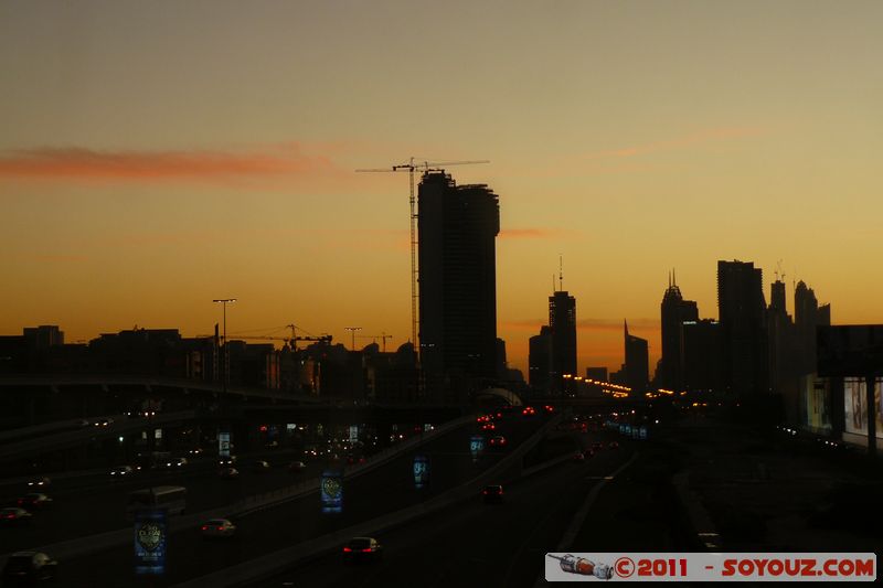 Sunset on Dubai Marina
Mots-clés: Al Barsha First mirats Arabes Unis geo:lat=25.12133223 geo:lon=55.19943237 UAE United Arab Emirates sunset Dubai Marina