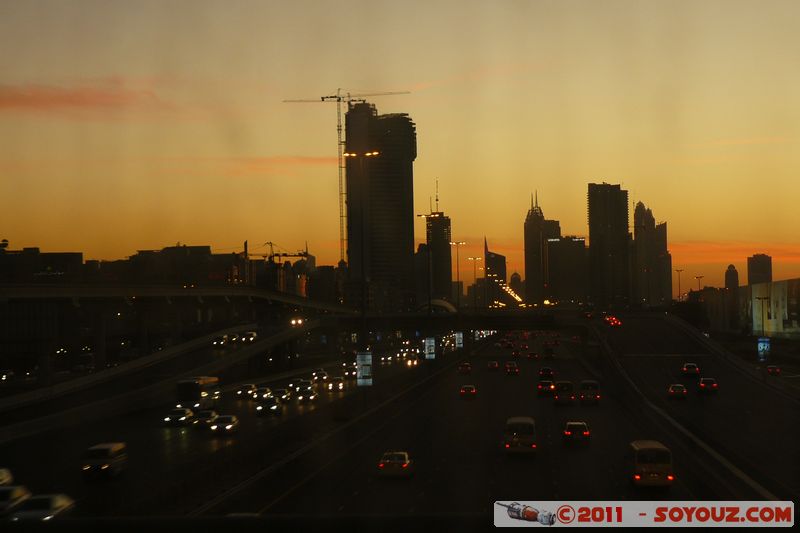 Sunset on Dubai Marina
Mots-clés: Al Barsha First mirats Arabes Unis geo:lat=25.12133223 geo:lon=55.19943237 UAE United Arab Emirates sunset Dubai Marina