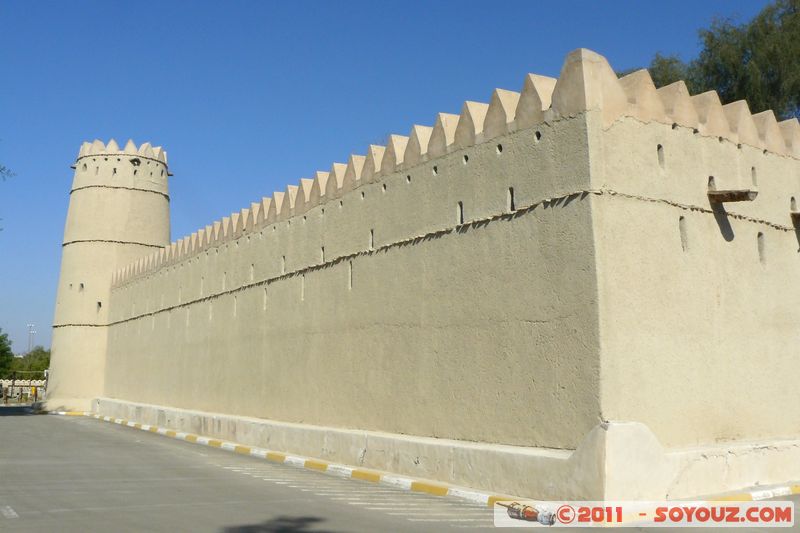 Al Ain - Sheikh Sultan bin Zayed Fort
Mots-clés: geo:lat=24.21623044 geo:lon=55.77400169 mirats Arabes Unis UAE United Arab Emirates Sheikh Sultan bin Zayed Fort chateau