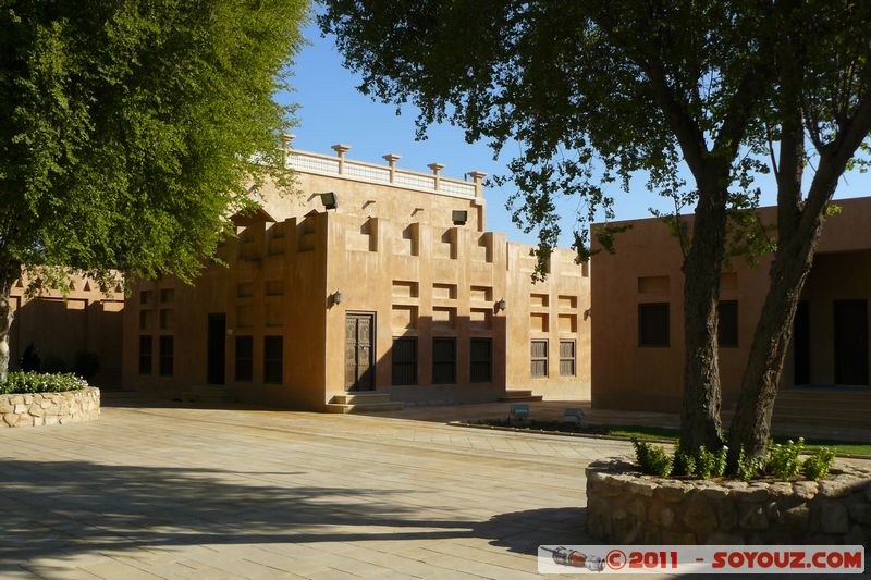 Al Ain - Sheikh Zayed Palace Museum
Mots-clés: AbÅ« ZÌ§aby Al Muâtara mirats Arabes Unis geo:lat=24.21517787 geo:lon=55.76054847 UAE United Arab Emirates chateau Sheikh Zayed Palace Museum