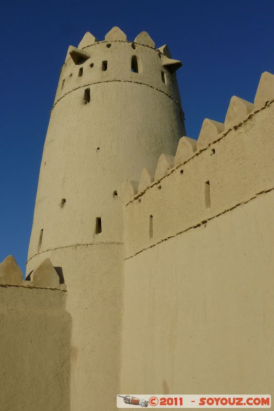 Al Ain - Al Jahili Fort
Mots-clés: AbÅ« ZÌ§aby Al Muâtara mirats Arabes Unis geo:lat=24.21651488 geo:lon=55.75285288 UAE United Arab Emirates Al Jahili Fort chateau