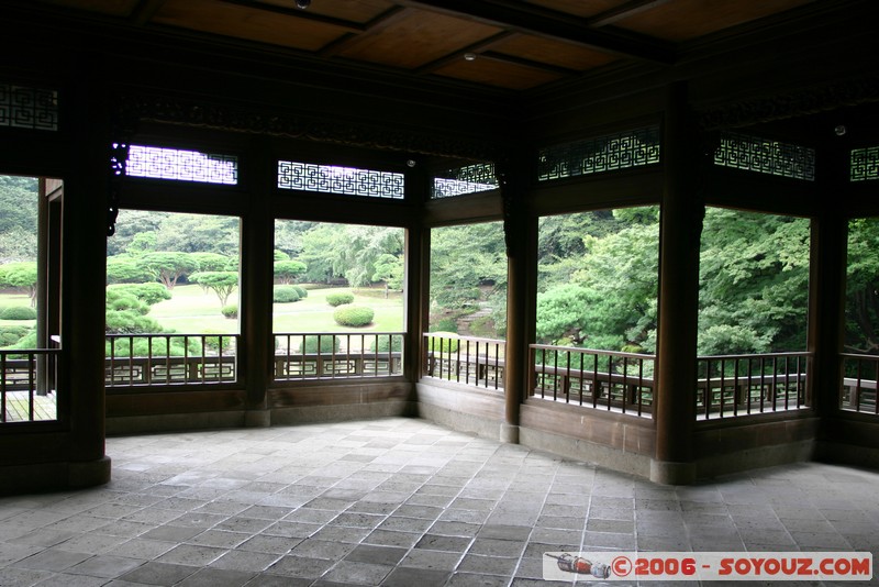 Shinjuku Gyoen National Garden - Maison de Thé
