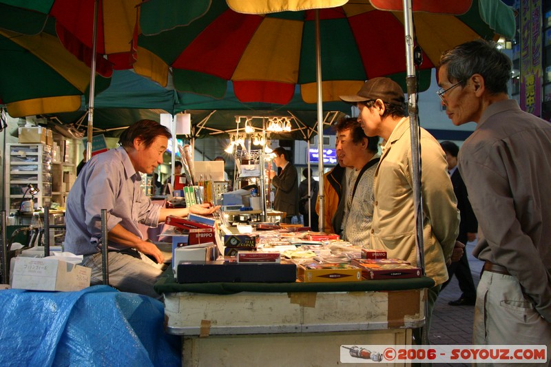 Akihabara - vendeur ambulant
