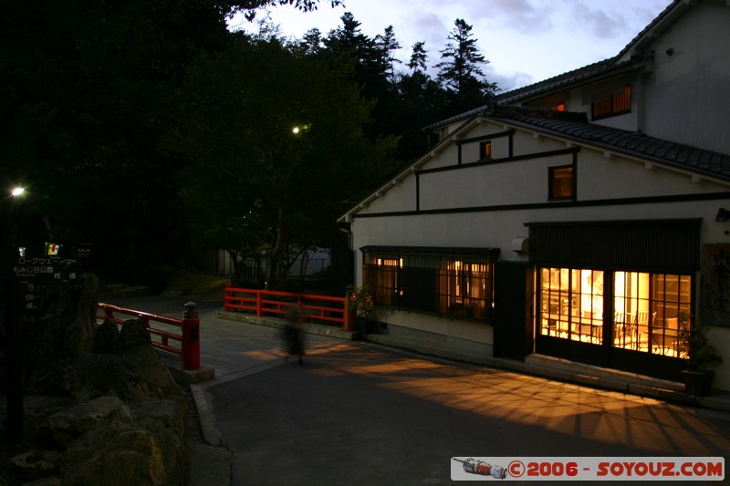 rues de Miyajima
Mots-clés: Nuit