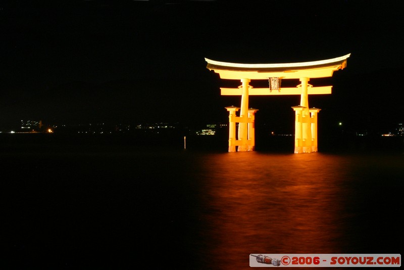 O-torii gate by night
Mots-clés: Nuit patrimoine unesco