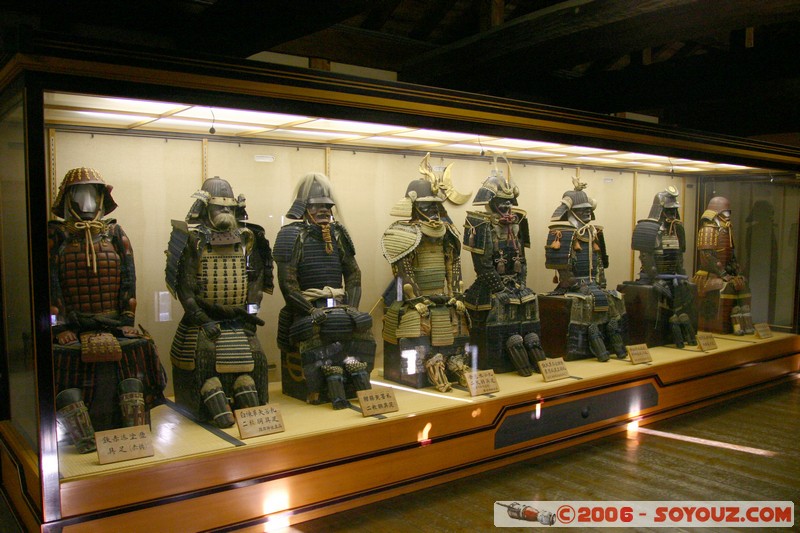 Chateau de Matsuyama - tenues de Samourai
