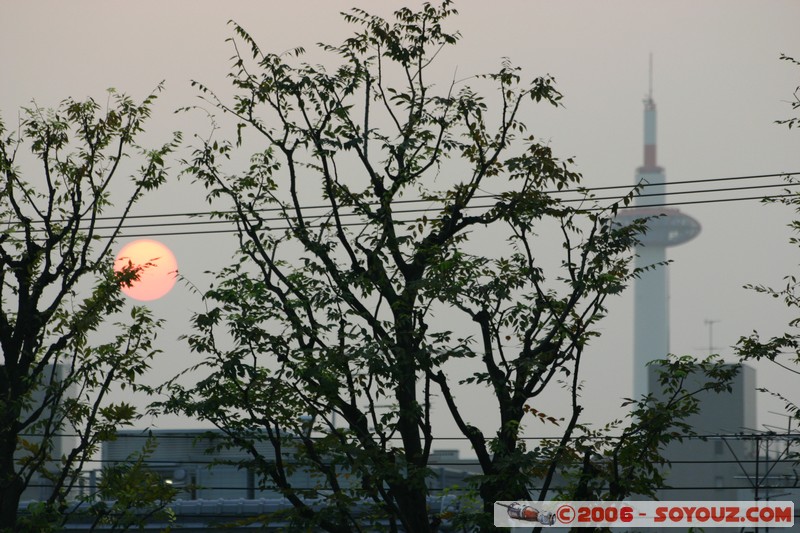 Couché de soleil sur la Kyoto Tower
Mots-clés: sunset