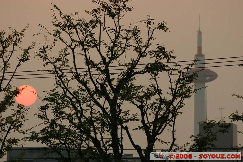 Couché de soleil sur la Kyoto Tower
Mots-clés: sunset