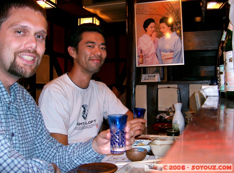 Avec Nam dans un bar a saké
