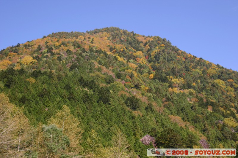 vue sur les montagnes entourant Shinhotaka
