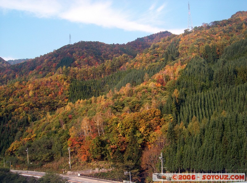 Paysages entre Shinhotaka et Takayama
Mots-clés: Automne Arbres