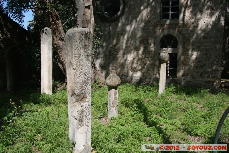 Mostar - Mosque with Muslim cemetary (Mizar)
Mots-clés: BIH BjeluÅ¡ine Bosnie HerzÃ©govine Federation of Bosnia and Herzegovina geo:lat=43.33687792 geo:lon=17.81603083 geotagged Mosque