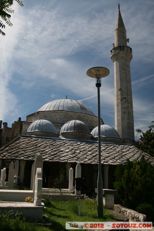 Mostar - Mosque with Muslim cemetary (Mizar)
Mots-clés: BIH BjeluÅ¡ine Bosnie HerzÃ©govine Federation of Bosnia and Herzegovina geo:lat=43.33909154 geo:lon=17.81563269 geotagged Mosque