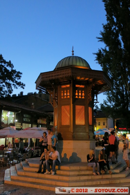 Sarajevo by night - Bascarsija - Sebilj fountain
Mots-clés: BIH Bosnie HerzÃ©govine Federation of Bosnia and Herzegovina geo:lat=43.85962870 geo:lon=18.43125216 geotagged Hrid Nuit Fontaine Sebilj fountain