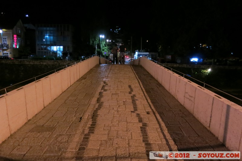 Sarajevo by night - Latin Bridge
Mots-clés: BIH Bosnie HerzÃ©govine Federation of Bosnia and Herzegovina geo:lat=43.85780865 geo:lon=18.42900457 geotagged Hrid Nuit Pont