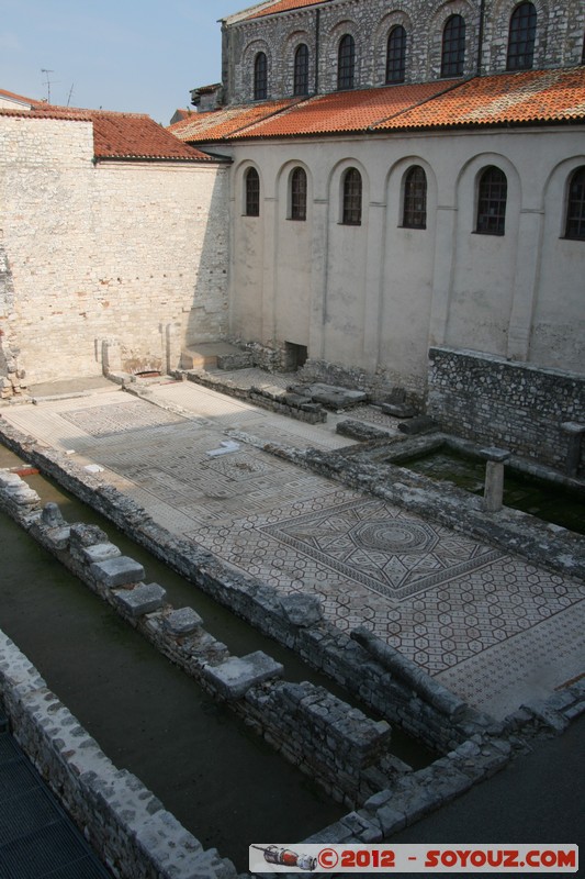 Porec - Euphrasian Basilica - Mosaic
Mots-clés: Croatie geo:lat=45.22884580 geo:lon=13.59317283 geotagged HRV Istarska Pore Eglise Monastere patrimoine unesco Mosaique