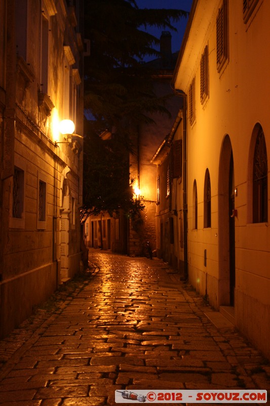 Porec by Night - Eufrazijeva
Mots-clés: Croatie geo:lat=45.22841259 geo:lon=13.59170794 geotagged HRV Istarska Pore Nuit medieval