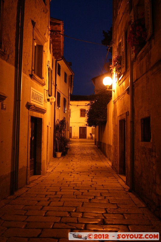 Porec by Night - Eufrazijeva
Mots-clés: Croatie geo:lat=45.22881550 geo:lon=13.59169782 geotagged HRV Istarska Pore Nuit medieval