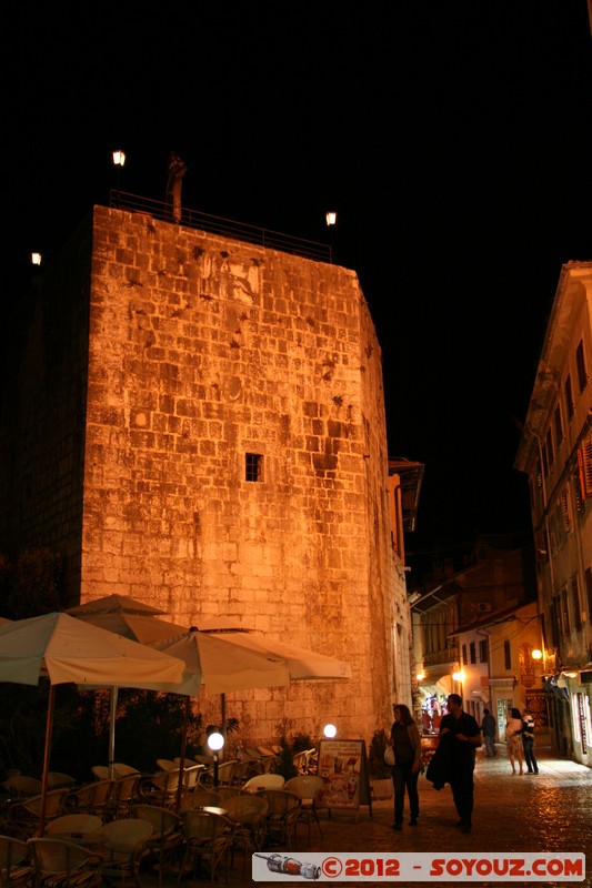 Porec by Night - Decumanus - Octogonal Tower
Mots-clés: Croatie geo:lat=45.22760833 geo:lon=13.59466500 geotagged HRV Istarska Pore Nuit Octogonal Tower medieval