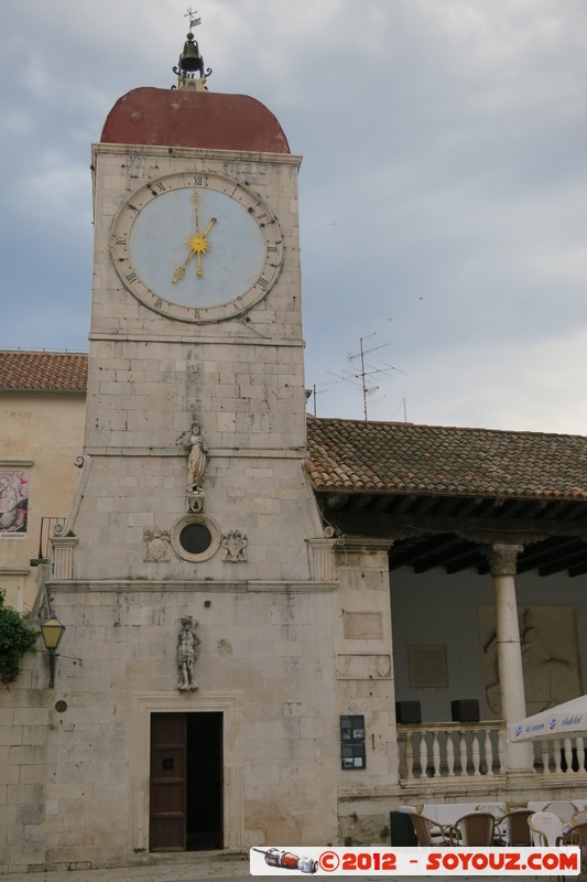 Trogir - Zvonik
Mots-clés: Croatie geo:lat=43.51691653 geo:lon=16.25126176 geotagged HRV Splitsko-Dalmatinska Trogir Trogir in Croatia medieval patrimoine unesco Horloge