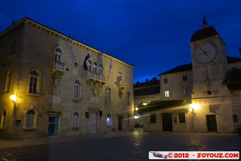 Trogir by Night - Gradski palac i Zvonik
Mots-clés: Croatie geo:lat=43.51674478 geo:lon=16.25116522 geotagged HRV Splitsko-Dalmatinska Trogir Nuit medieval patrimoine unesco