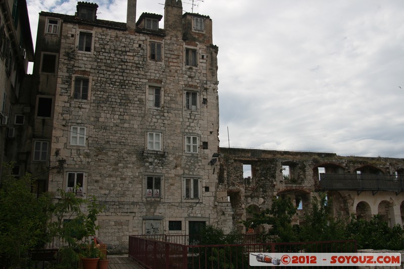 Split - Palace of Diocletian
Mots-clés: Croatie geo:lat=43.50767581 geo:lon=16.44068089 geotagged HRV Split Splitsko-Dalmatinska patrimoine unesco Palace of Diocletian Ruines Romain medieval