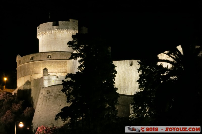 Dubrovnik by Night - Minceta
Mots-clés: Croatie DubrovaÄ�ko-Neretvanska Dubrovnik geo:lat=42.64179464 geo:lon=18.10639486 geotagged HRV Pile Nuit medieval patrimoine unesco Minceta
