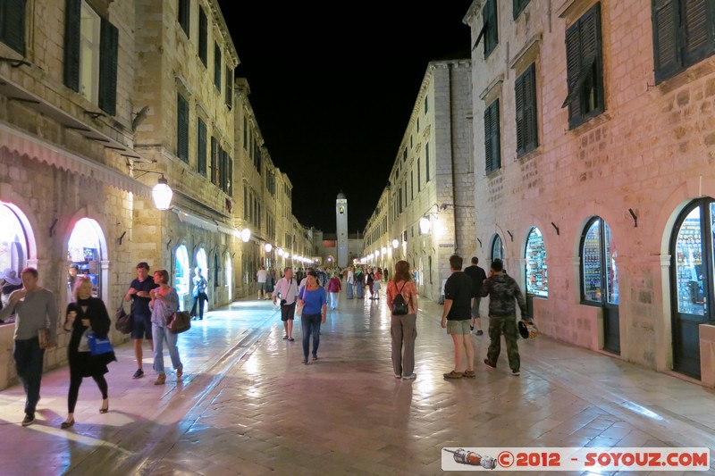 Dubrovnik by Night - Stradun
Mots-clés: Bosanka Croatie DubrovaÄ�ko-Neretvanska geo:lat=42.64159427 geo:lon=18.10817576 geotagged HRV PloÄ�e Nuit medieval patrimoine unesco Stradun