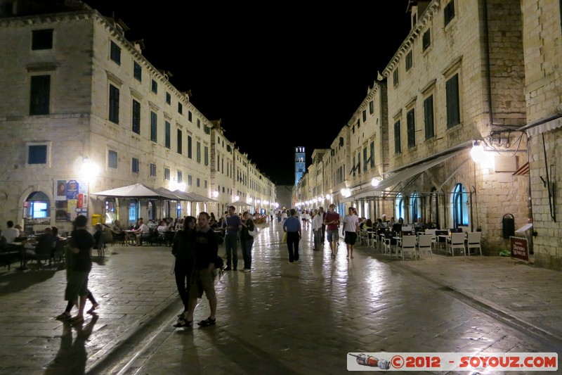 Dubrovnik by Night - Stradun
Mots-clés: Bosanka Croatie DubrovaÄ�ko-Neretvanska geo:lat=42.64111075 geo:lon=18.11037977 geotagged HRV PloÄ�e Nuit medieval patrimoine unesco Stradun