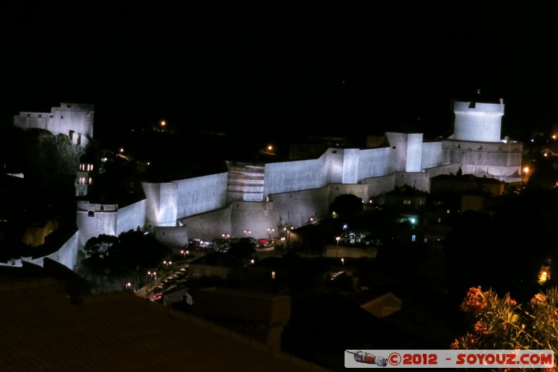 Dubrovnik by Night
Mots-clés: Bosanka Croatie DubrovaÄ�ko-Neretvanska geo:lat=42.64311333 geo:lon=18.11736477 geotagged HRV PloÄ�e Nuit medieval patrimoine unesco chateau