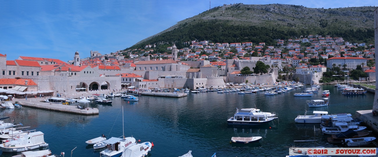 Dubrovnik - Walk on the city walls - City port - panorama
Mots-clés: Bosanka Croatie DubrovaÄ�ko-Neretvanska geo:lat=42.64000051 geo:lon=18.11207426 geotagged HRV PloÄ�e medieval patrimoine unesco Port panorama