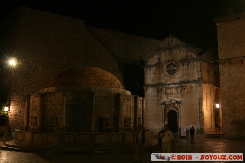 Dubrovnik by Night - Stradun - Velika Onofrijeva cesma
Mots-clés: Bosanka Croatie DubrovaÄ�ko-Neretvanska geo:lat=42.64148833 geo:lon=18.10743500 geotagged HRV Pile medieval patrimoine unesco Nuit Stradun Fontaine Velika Onofrijeva cesma