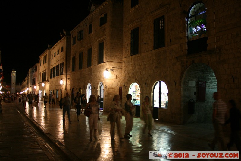 Dubrovnik by Night - Stradun
Mots-clés: Bosanka Croatie DubrovaÄ�ko-Neretvanska geo:lat=42.64156756 geo:lon=18.10748258 geotagged HRV Pile medieval patrimoine unesco Nuit Stradun