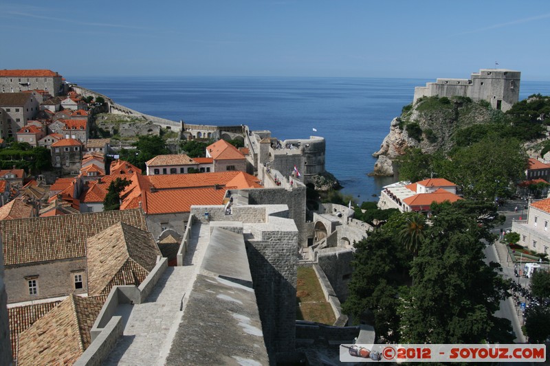 Dubrovnik - Walk on the city walls - Fort Bokar and Lovrijenac
Mots-clés: Bosanka Croatie DubrovaÄ�ko-Neretvanska geo:lat=42.64262278 geo:lon=18.10804403 geotagged HRV PloÄ�e medieval patrimoine unesco chateau Lovrijenac Fort Bokar