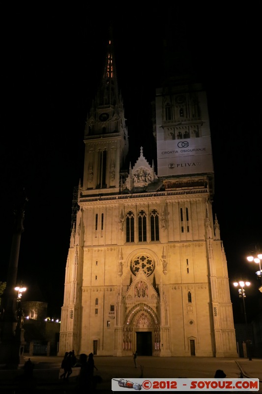 Zagreb by night - Zagrebacka katedrala
Mots-clés: Croatie geo:lat=45.81450241 geo:lon=15.97814827 geotagged Gornji Ä�ehi HRV Zagreb ZagrebaÄ�ka Nuit Kaptol square Zagrebacka katedrala