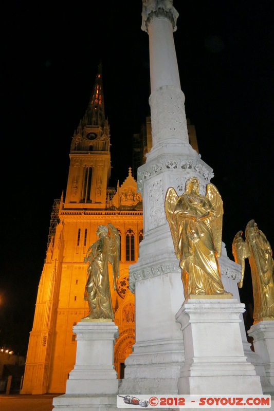 Zagreb by night - Kaptol square fountain
Mots-clés: Croatie geo:lat=45.81470449 geo:lon=15.97857733 geotagged Gornji Ä�ehi HRV Zagreb ZagrebaÄ�ka Nuit Kaptol square Fontaine