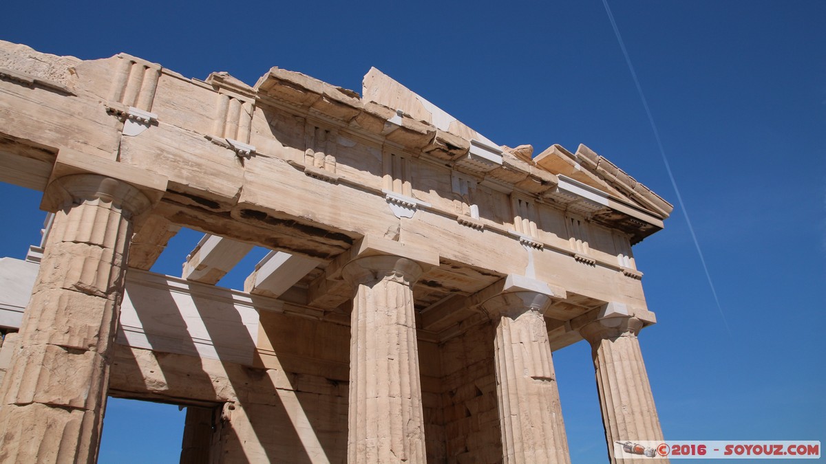 Athens - The Acropolis - Propylaea
Mots-clés: Athina Proastia GRC Grèce Pláka Athens Athenes Attica The Acropolis patrimoine unesco Ruines grec Propylaea