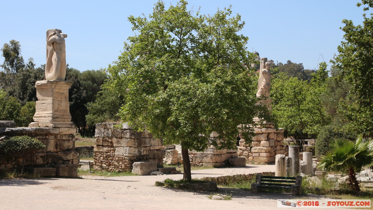 Athens - Ancient Agora of Athens - Odeon of Agrippa
Mots-clés: Athina Proastia GRC Grèce Monastiráki Athens Athenes Attica Ancient Agora of Athens Ruines grec Odeon of Agrippa statue