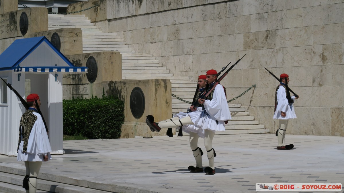 Athens - Syntagma - The changing of the guards
Mots-clés: Athina Proastia GRC Grèce Syntagma Athens Athenes Attica The changing of the guards