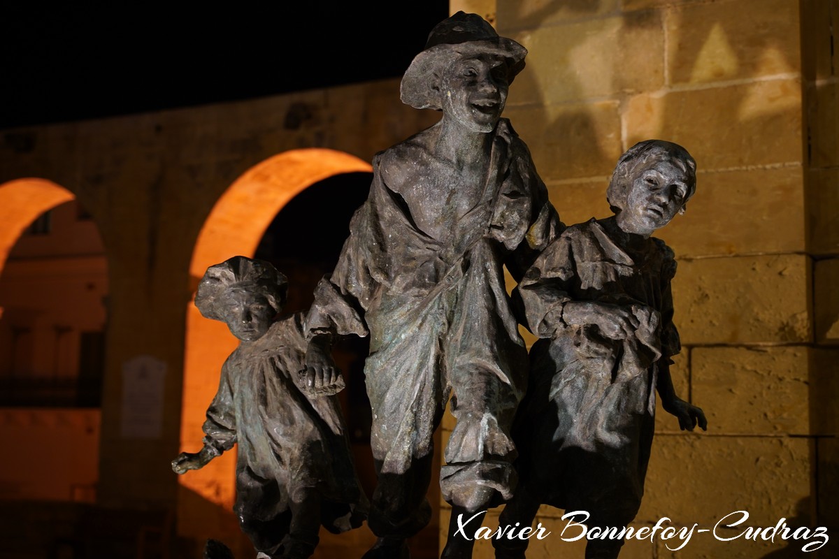 Valletta by Night - Upper Barrakka Gardens - Gavroche
Mots-clés: Floriana geo:lat=35.89486482 geo:lon=14.51241374 geotagged Il-Belt Valletta Malte MLT Valletta Malta South Eastern La Valette patrimoine unesco Nuit Upper Barrakka Gardens sculpture statue Gavroche