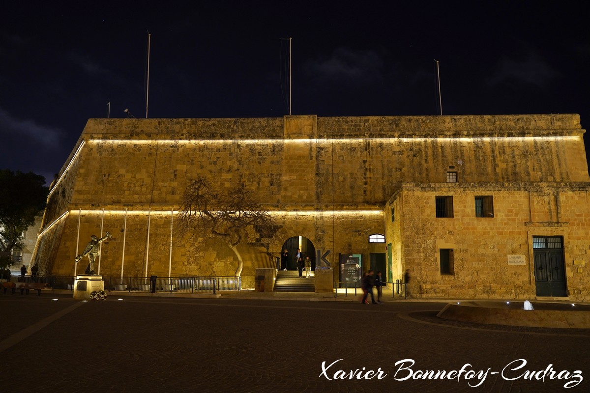 Valletta by Night - St. James Cavalier
Mots-clés: Floriana geo:lat=35.89557316 geo:lon=14.51093316 geotagged Il-Belt Valletta Malte MLT Valletta Malta South Eastern La Valette patrimoine unesco Nuit St. James Cavalier Fort Castille Square